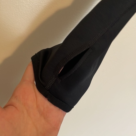 NIKE | Therma-Fit Black Hoodie With Thumb Holes. Fits more like a medium. - Picture 7 of 7